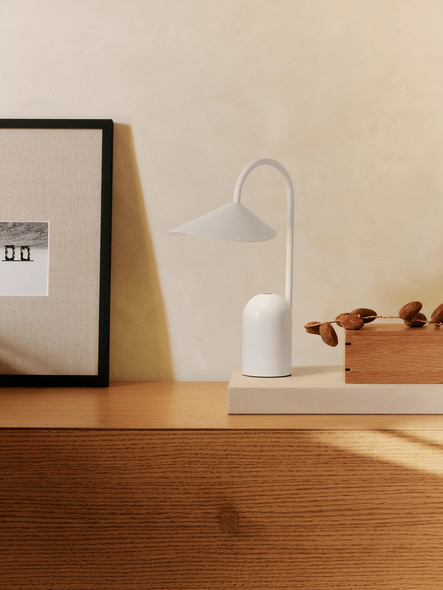 Arum Portable Lamp - White