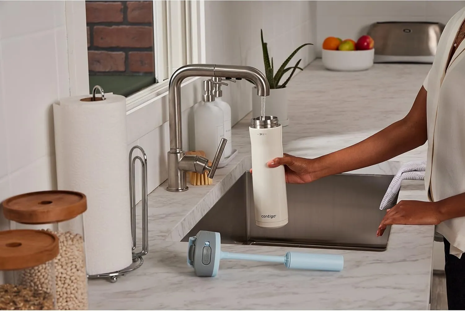 Contigo Wells Chill Stainless Steel Filter Water Bottle with AUTOSPOUT Straw Lid, 24 Oz., Salt