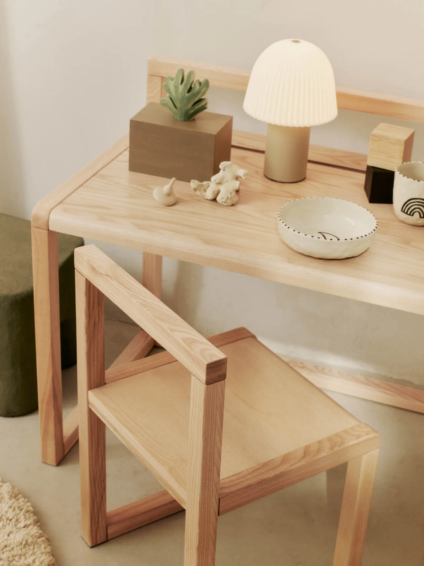Frill Portable Lamp - Cashmere/White