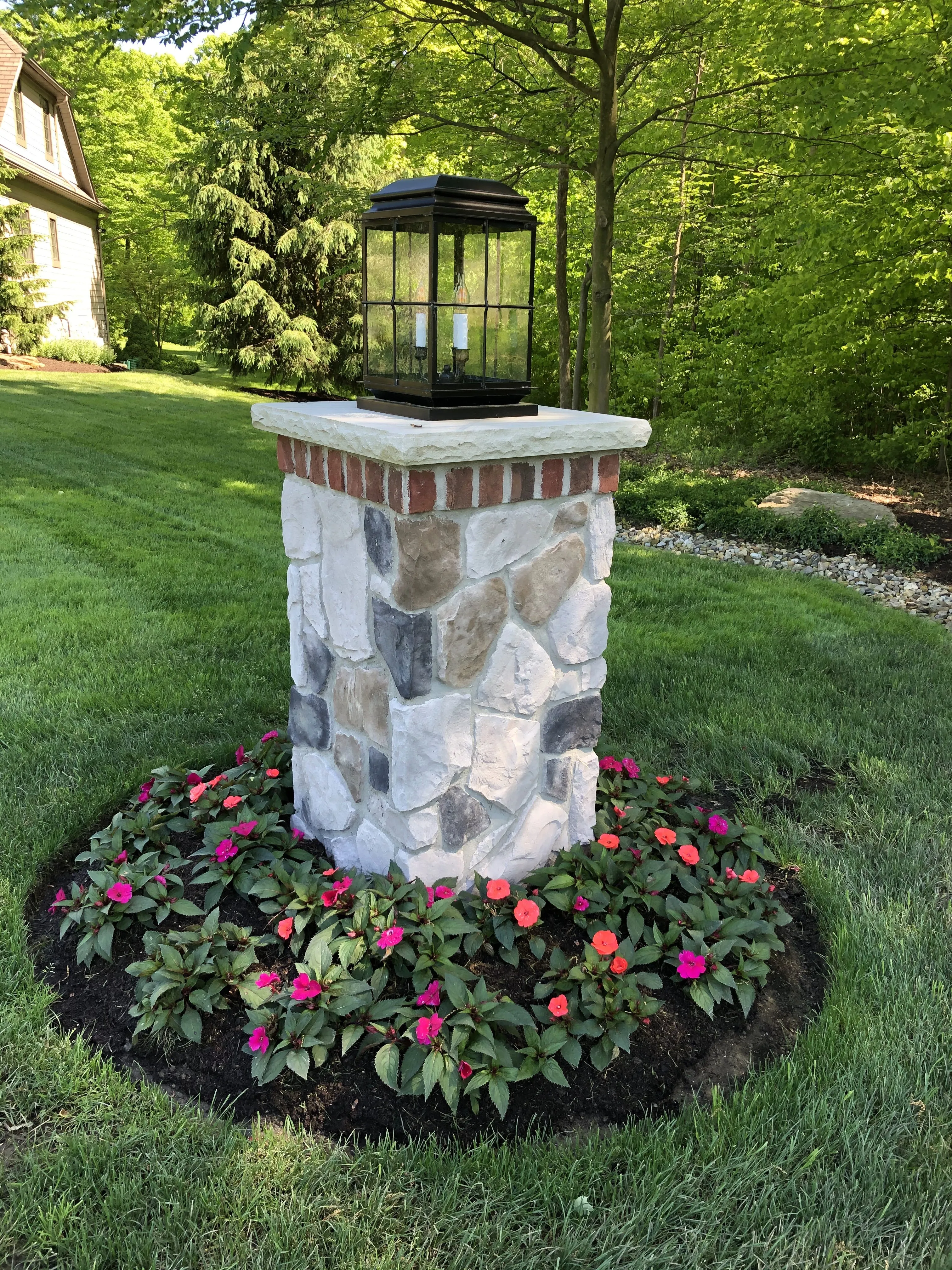 Hampton Refined Lantern - Pier Mount