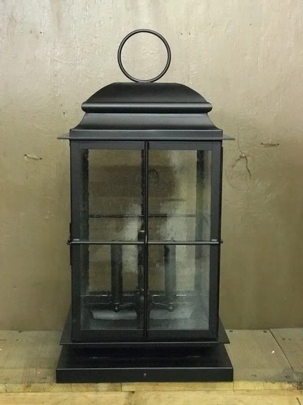 Hampton Refined Lantern - Pier Mount