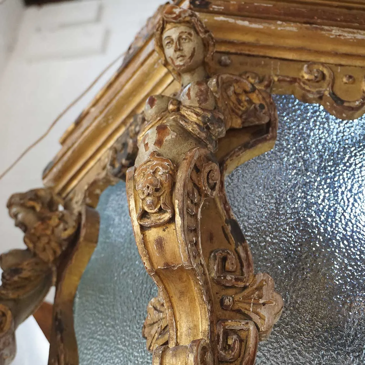 Large Italian Baroque Style Giltwood and Gesso Pendant 12-Light Hanging Lantern