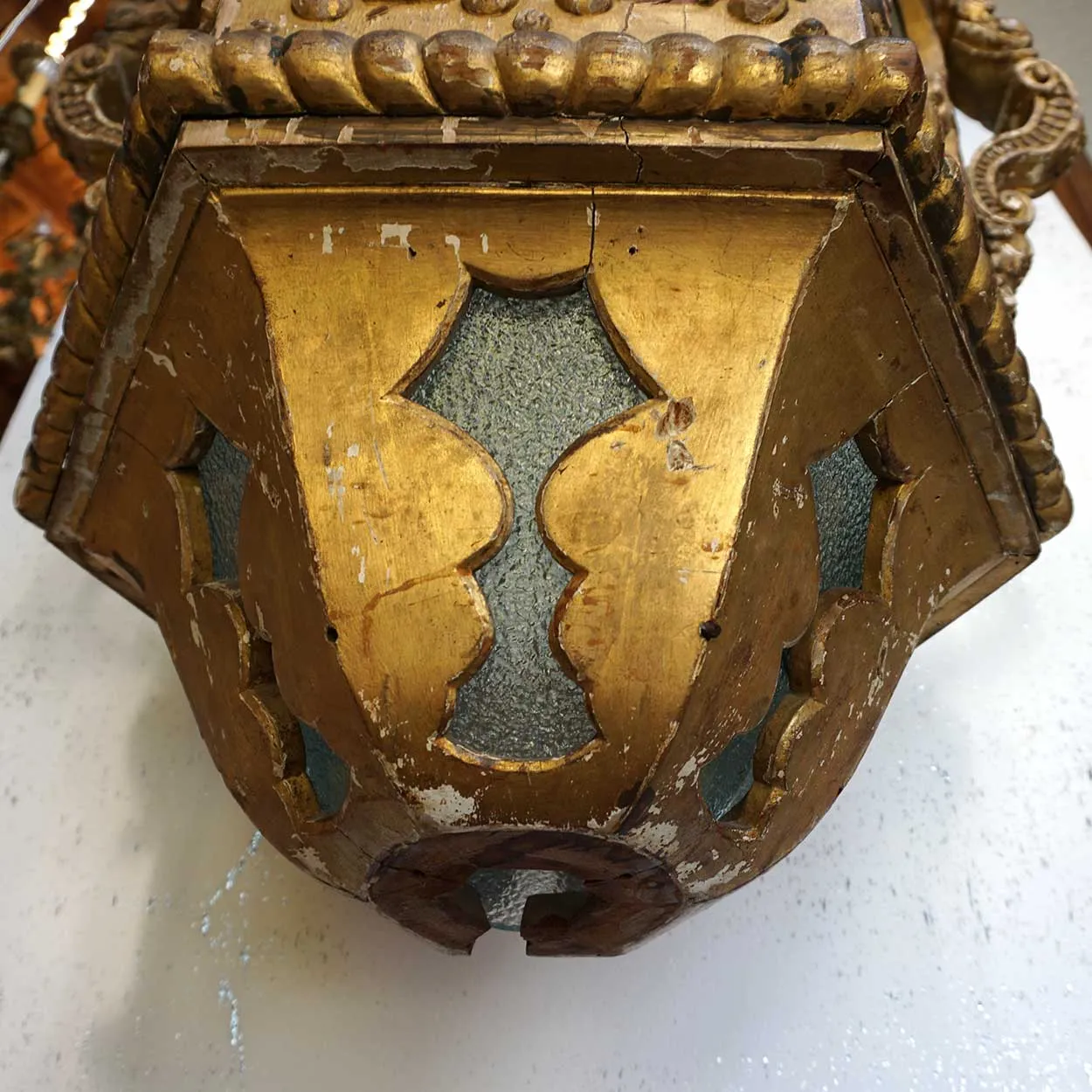 Large Italian Baroque Style Giltwood and Gesso Pendant 12-Light Hanging Lantern