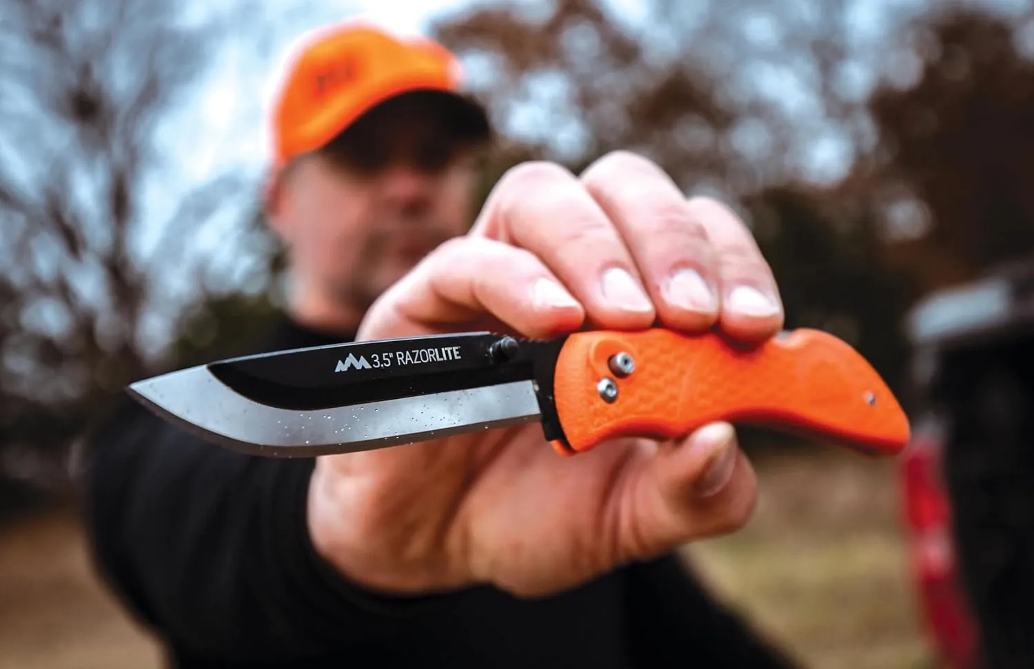 Outdooe Edge Razor Pro L Hunting Knife - Sharp Replaceable Blade Pocket Knife with Black Handle, Belt Holster & 6 Blades - A Must Have for Field Dressing and Hunting Needs