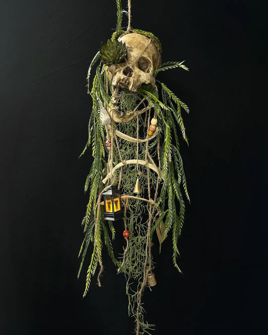 Verdant Skull Hanger
